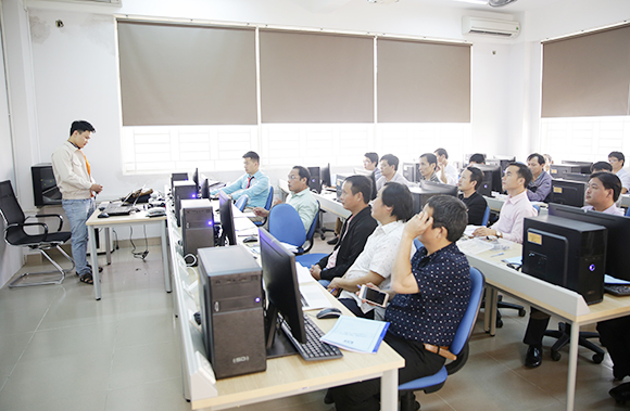 Đại học Duy Tân tổ chức Tập huấn về Giáo dục STEM cho Giáo viên Tin học tỉnh Quảng Ngãi